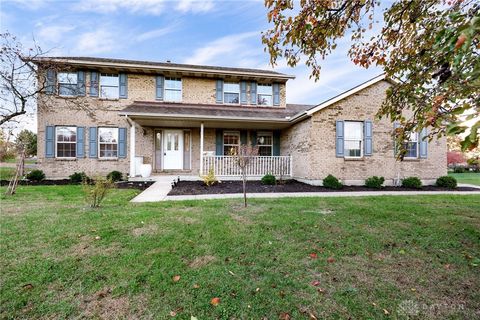Photo of 6406 Whippoorwill Drive, Hamilton, OH 45011 (MLS # 946929)