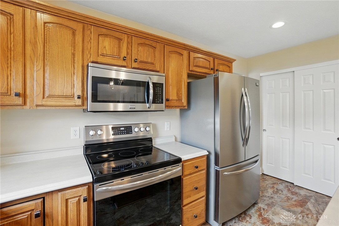 2288 Princess Drive, Beavercreek, Ohio image 15