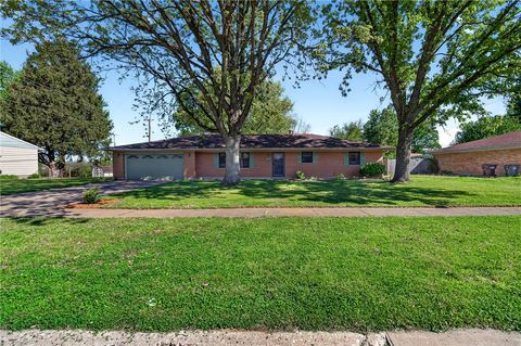 Photo of 3015 Vale Drive, Kettering, OH 45420 (MLS # 957121)