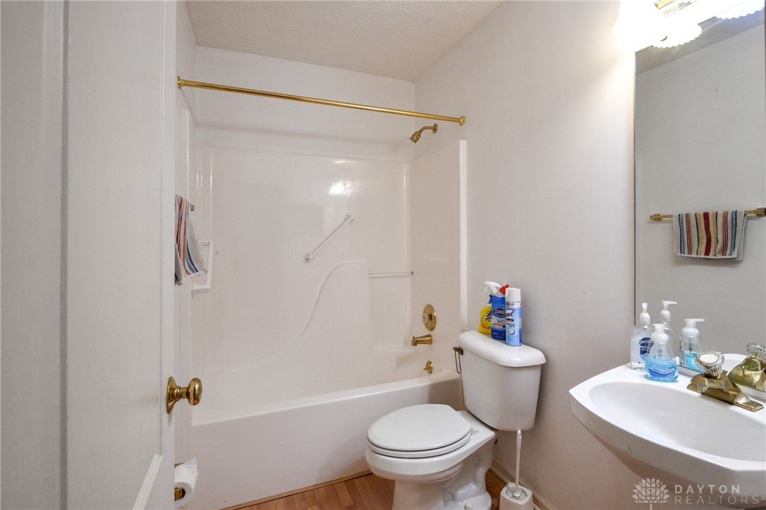 4826 Beechwood Lane, Middletown, Ohio image 13