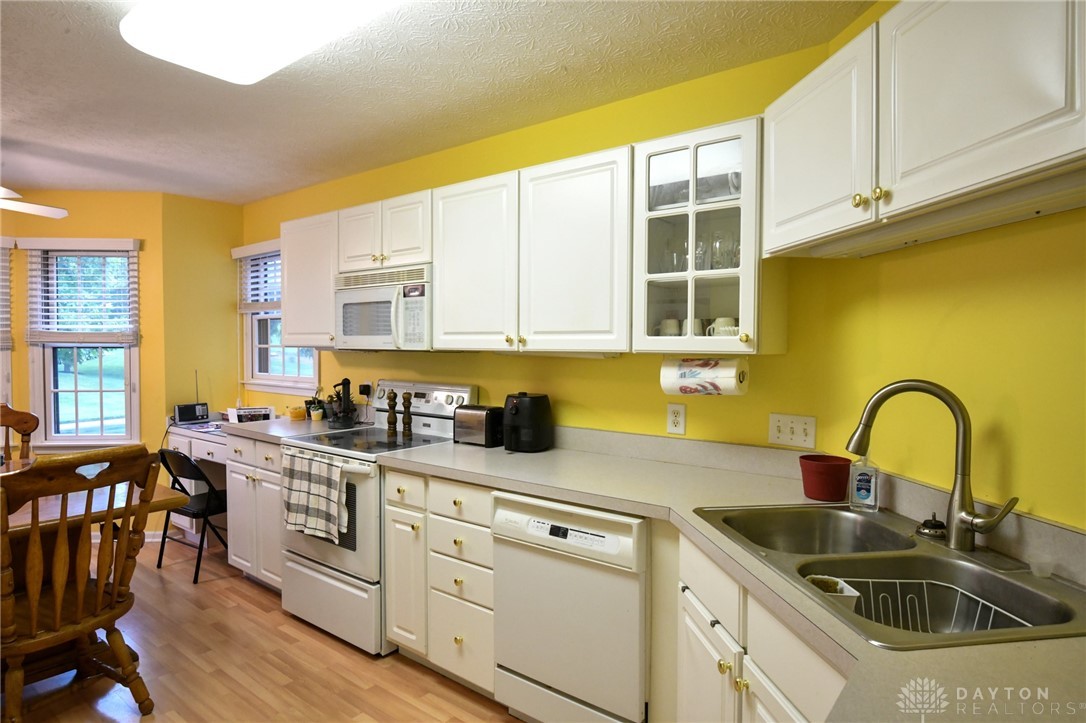 4826 Beechwood Lane, Middletown, Ohio image 18