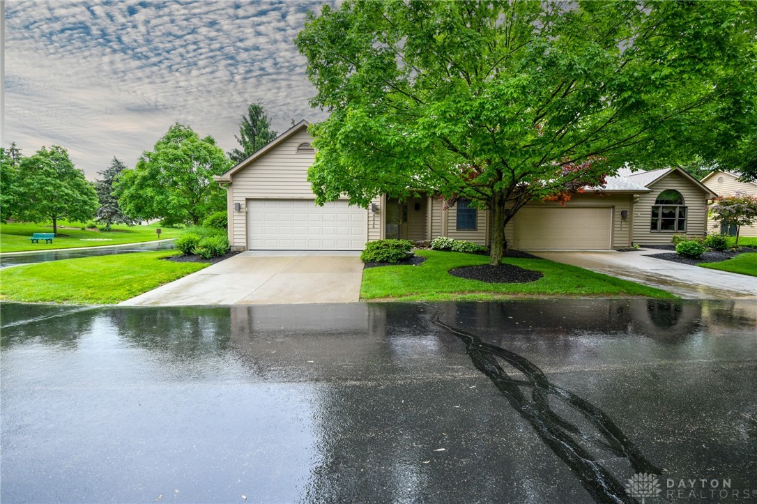 4826 Beechwood Lane, Middletown, Ohio image 2