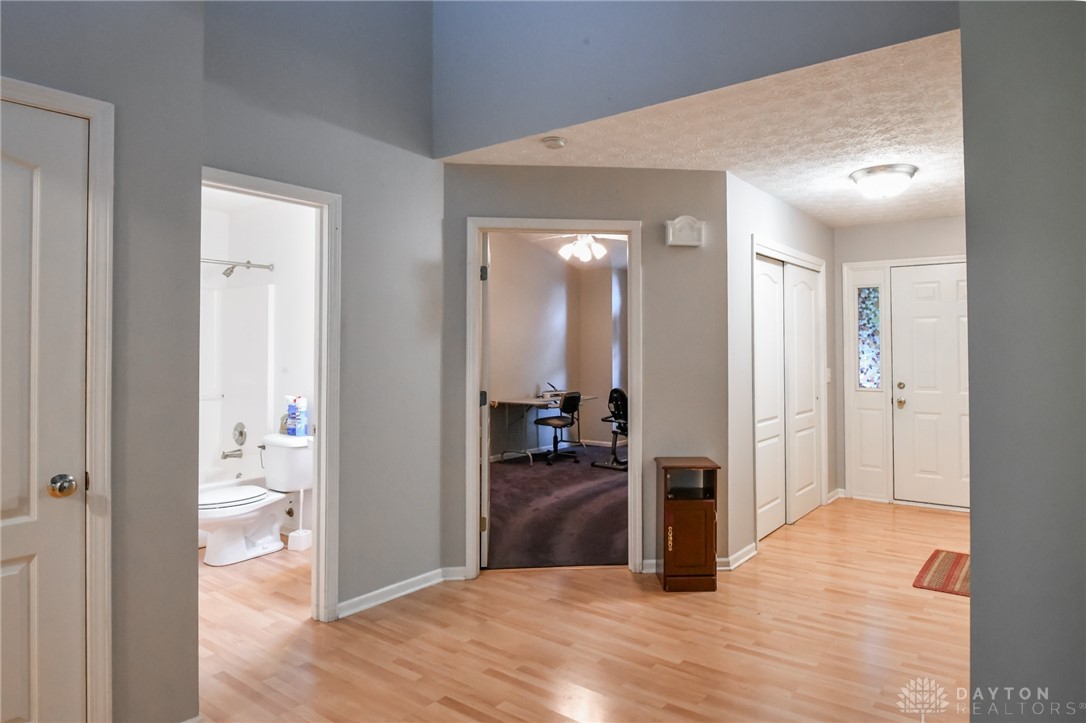 4826 Beechwood Lane, Middletown, Ohio image 9
