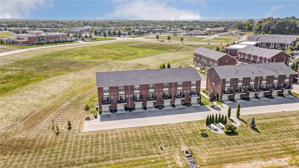 1205 Parklake Row, Springboro, Ohio image 2