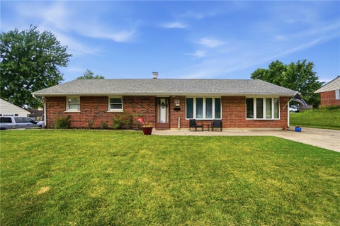 Photo of 2937 E Cunnington Lane, Kettering, OH 45420 (MLS # 961259)