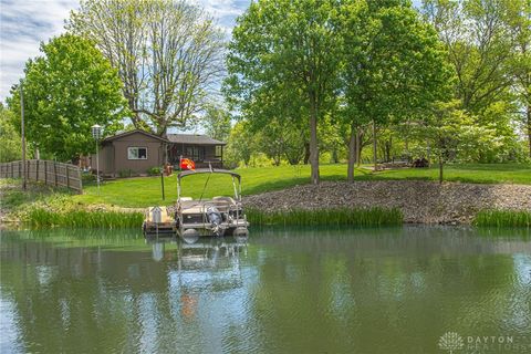 Photo of 751 Lakengren Drive, Eaton, OH 45320 (MLS # 950774)