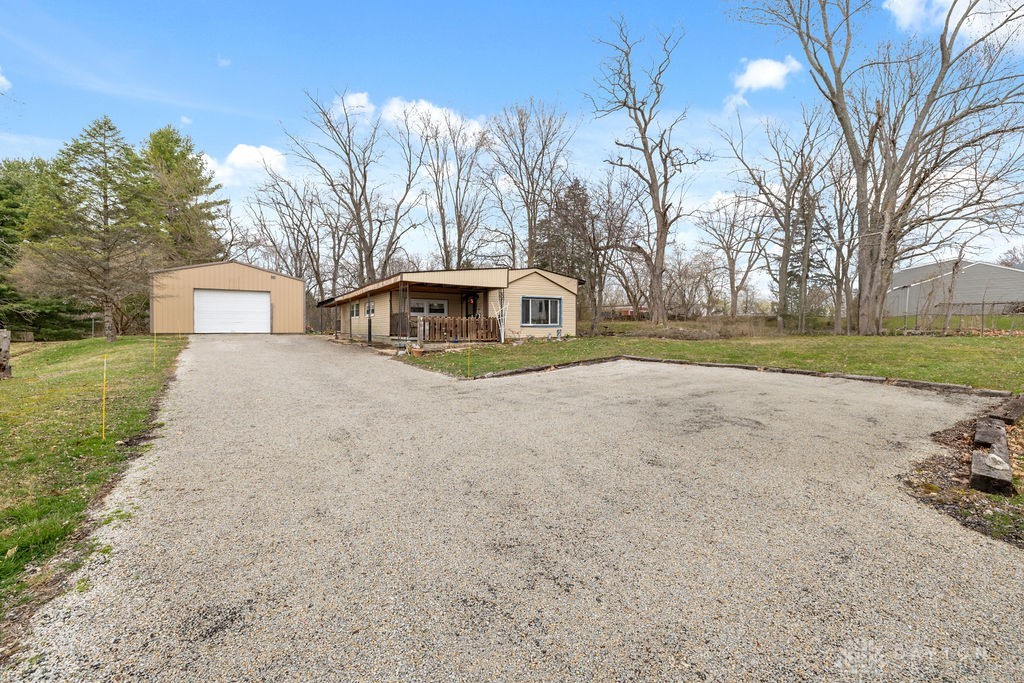 2099 Van Oss Drive, Beavercreek, Ohio image 3
