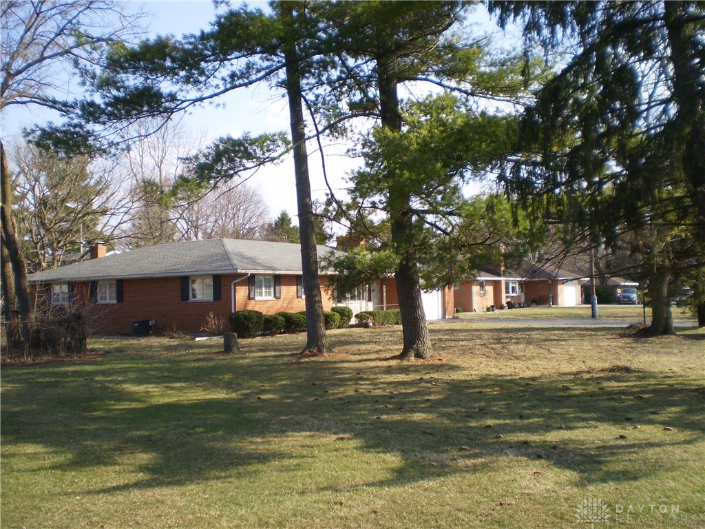 1086 Grange Hall Road, Beavercreek, Ohio image 2