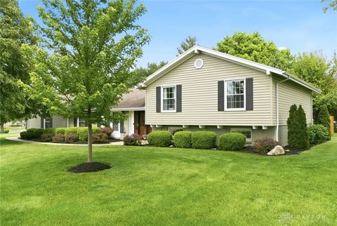 Photo of 8916 Paragon Road, Centerville, OH 45458 (MLS # 958522)