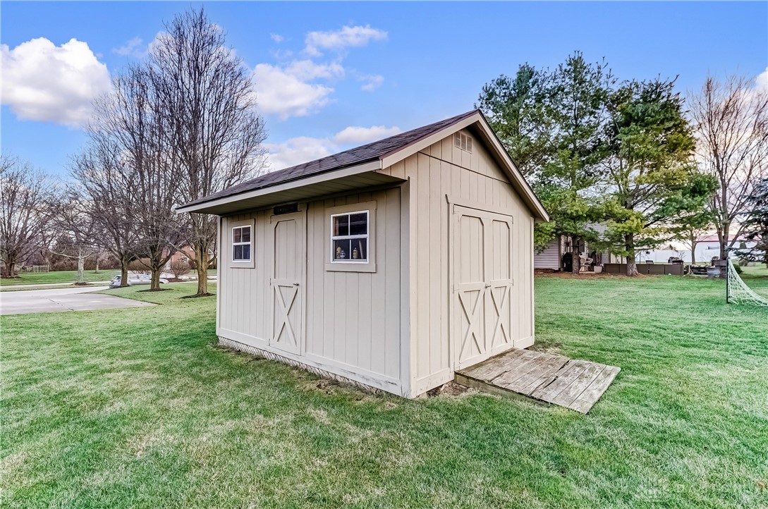 8955 Sycamore Trails Drive, Springboro, Ohio image 37