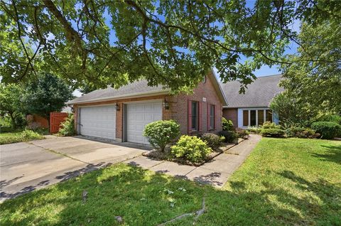 Homes For Sale - 806 Claymore Court<br/> Miami County, Tipp City, OH 45371