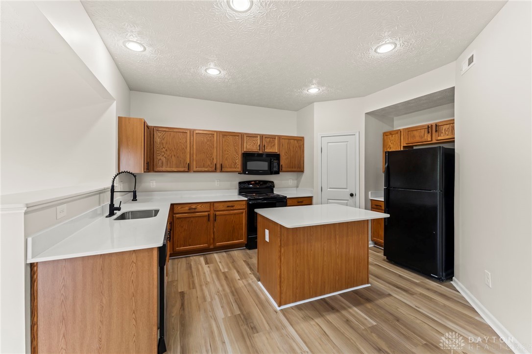 1319 Artesian Lane, Fairborn, Ohio image 14