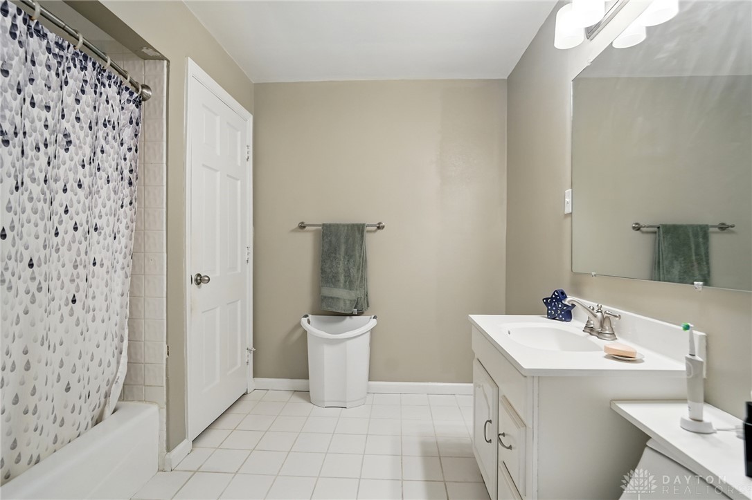 125 Spirea Drive, Oakwood, Ohio image 19