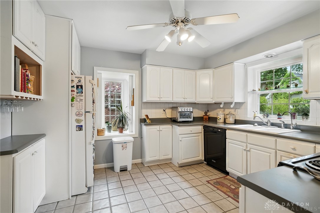125 Spirea Drive, Oakwood, Ohio image 12