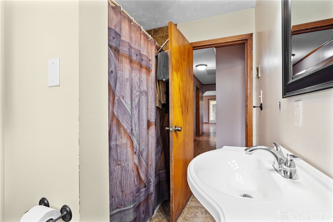 6384 Heffner Road, Tipp City, Ohio image 16
