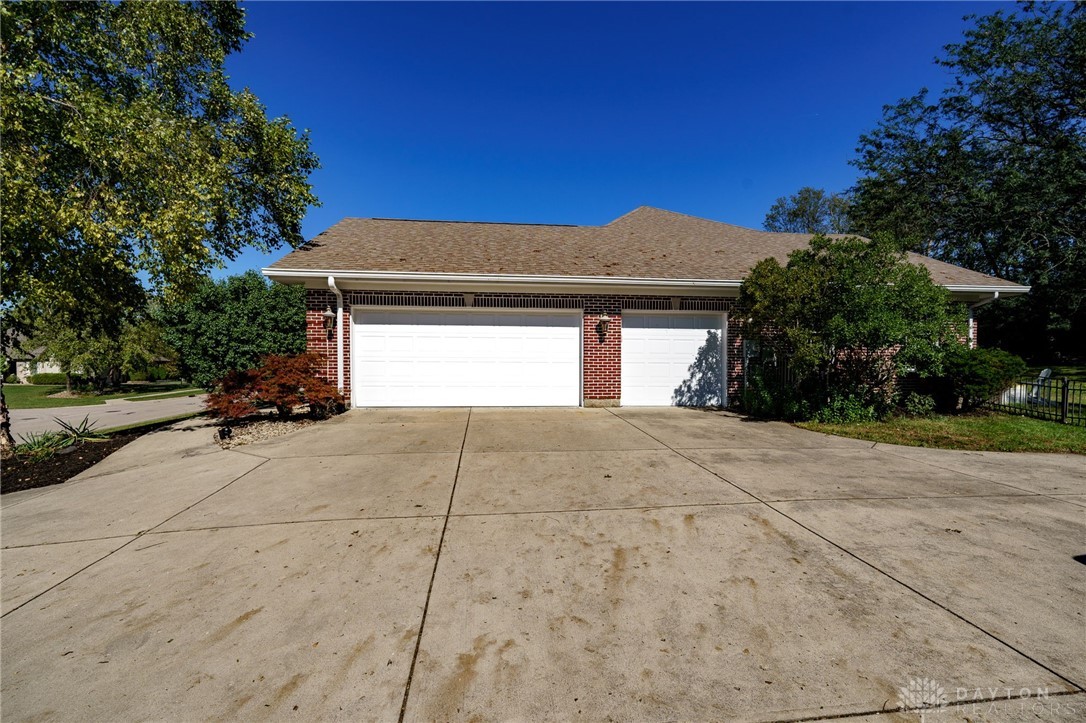 1162 Roger Scott Drive, Bellbrook, Ohio image 40