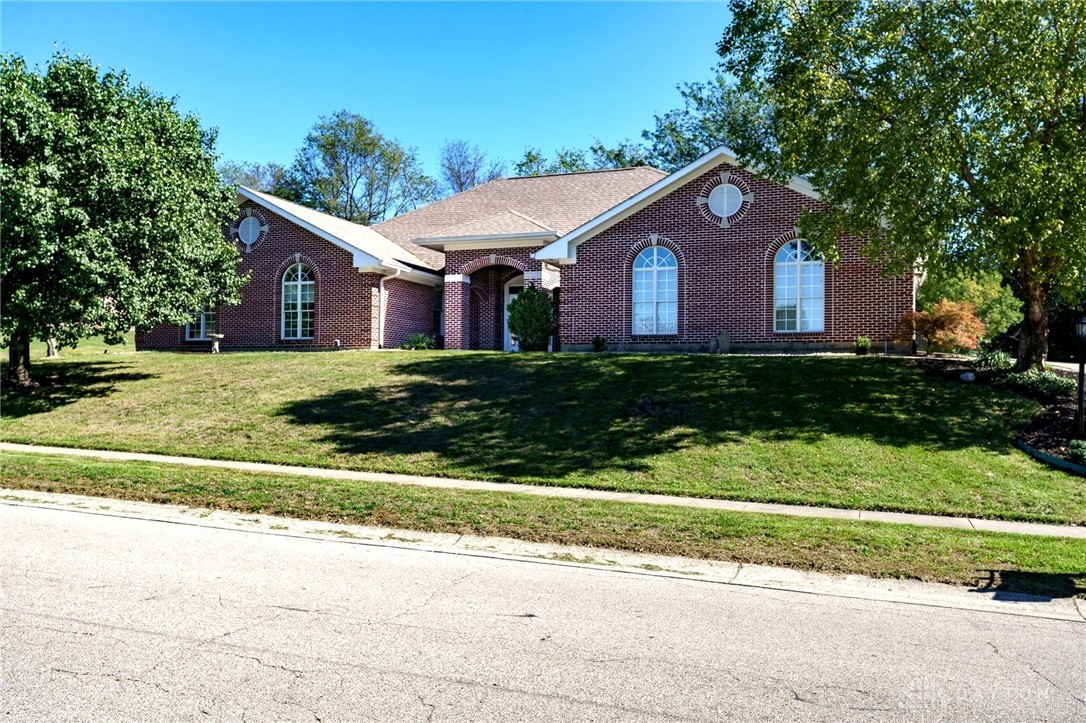 1162 Roger Scott Drive, Bellbrook, Ohio image 2