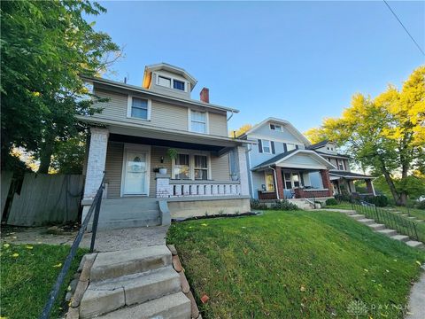 Photo of 133 Linsan Court, Dayton, OH 45410 (MLS # 945249)