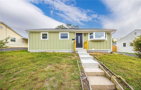 Photo of 56 Skokiaan Drive, Franklin, OH 45005 (MLS # 946423)