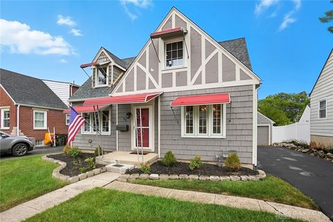 Photo of 663 Broad Boulevard, Dayton, OH 45419 (MLS # 944485)