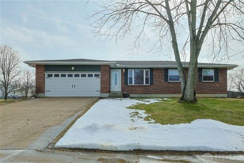 Photo of 2437 Trinity Drive, Middletown, OH 45044 (MLS # 952340)