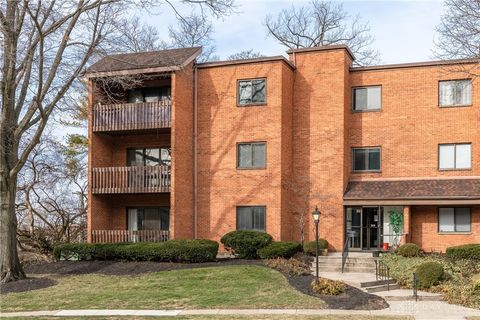 Photo of 3285 Southdale Drive #4, Dayton, OH 45409 (MLS # 951079)