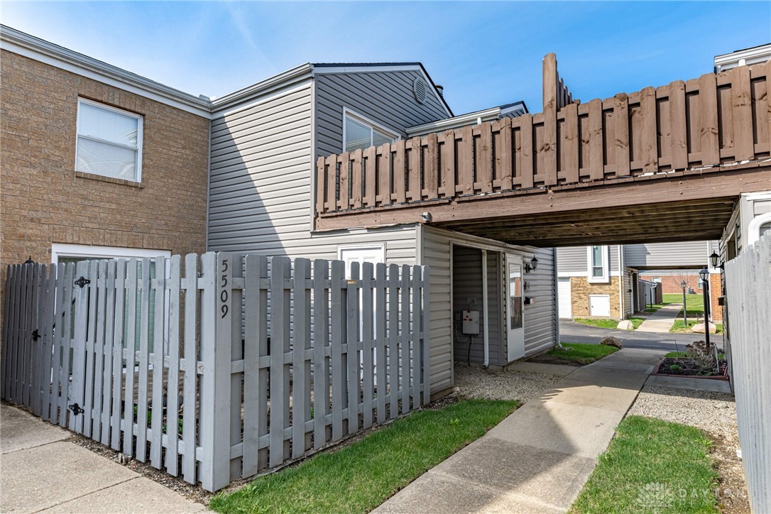 5515 Salem Bend Drive, Dayton, Ohio image 2