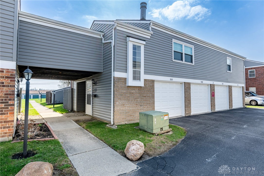 5515 Salem Bend Drive, Dayton, Ohio image 1