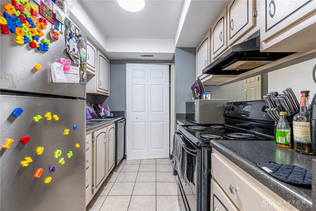 5515 Salem Bend Drive, Dayton, Ohio image 7