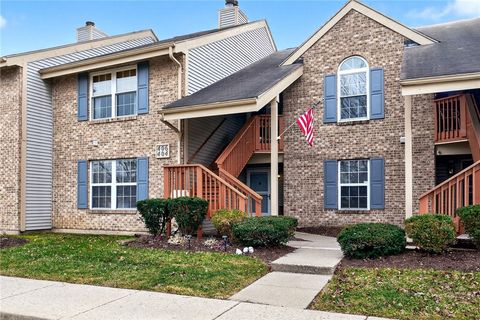 Photo of 404 Waterfront Place, Centerville, OH 45458 (MLS # 956414)