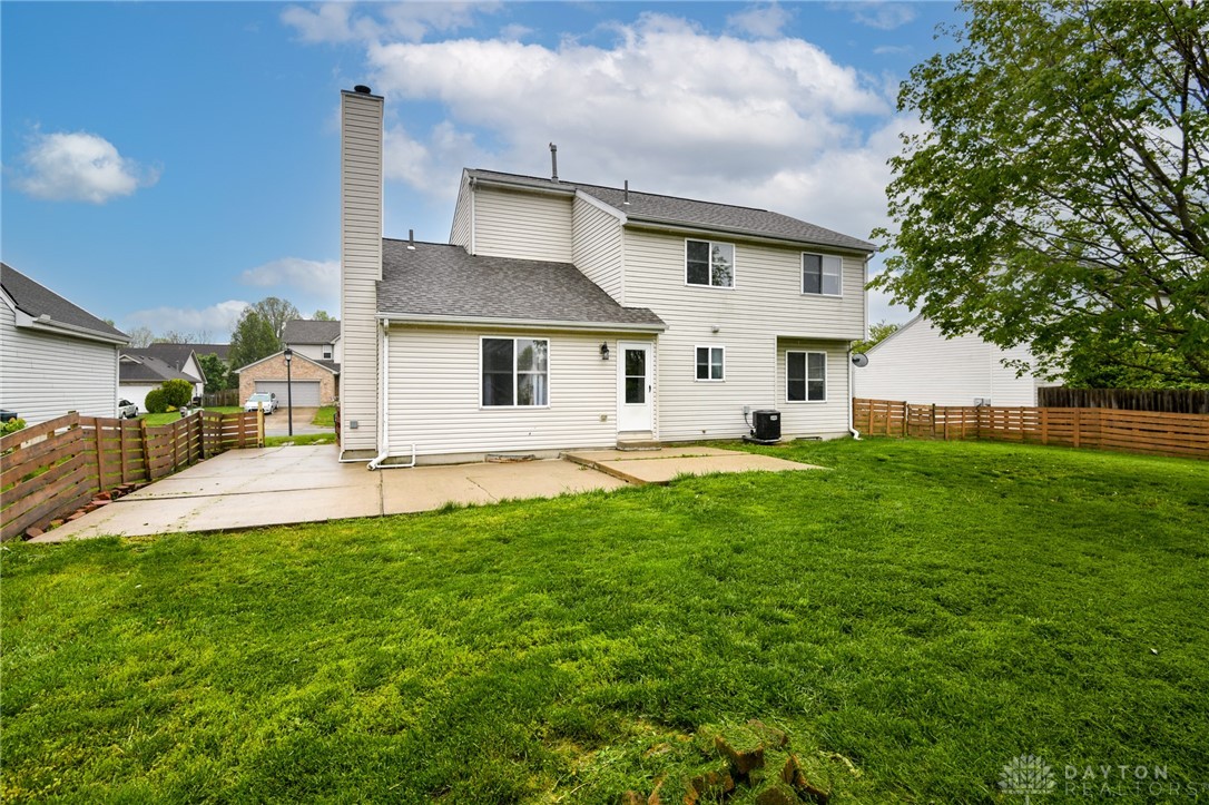1363 Lamplighter Lane, Fairborn, Ohio image 8