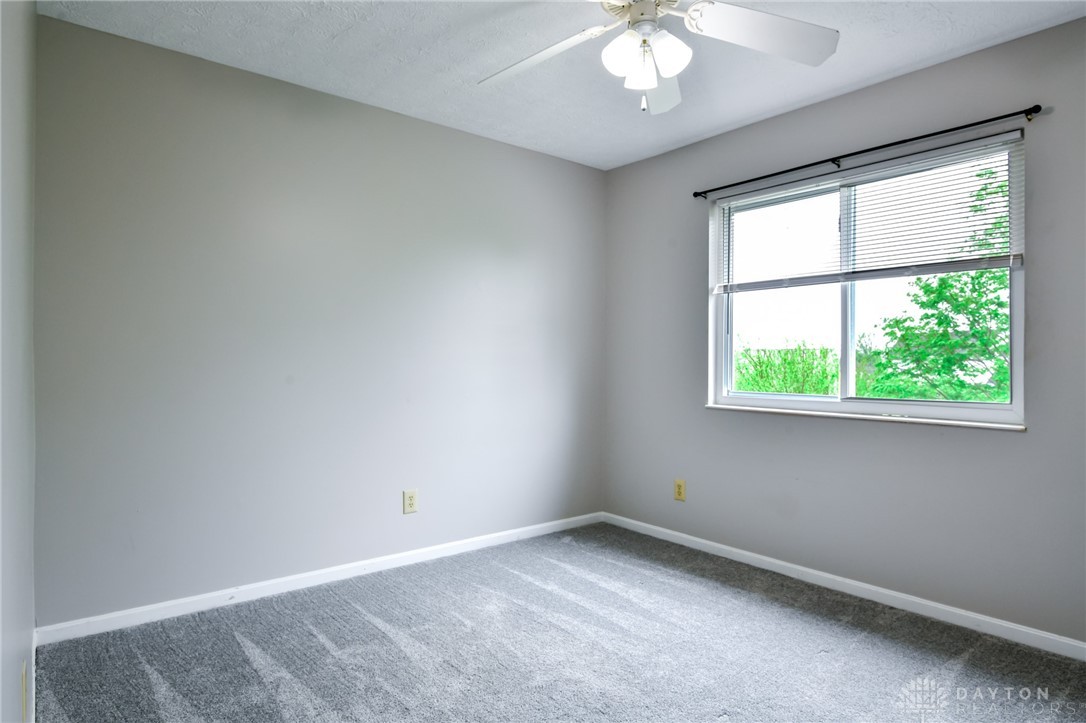 1363 Lamplighter Lane, Fairborn, Ohio image 20