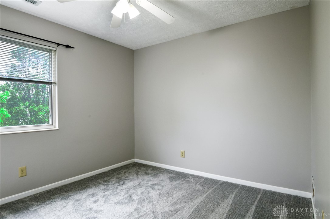 1363 Lamplighter Lane, Fairborn, Ohio image 22