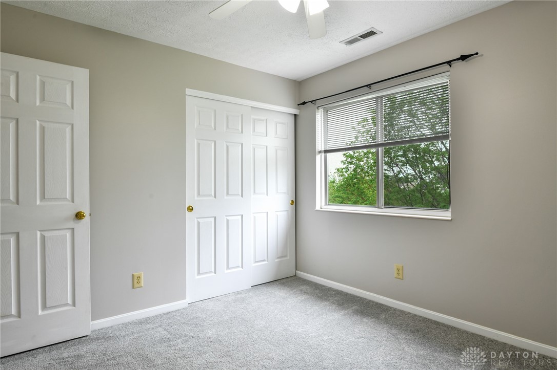 1363 Lamplighter Lane, Fairborn, Ohio image 23