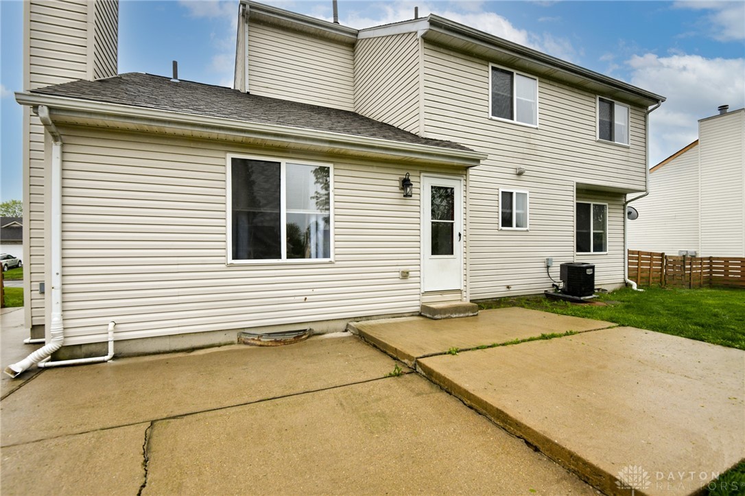 1363 Lamplighter Lane, Fairborn, Ohio image 9