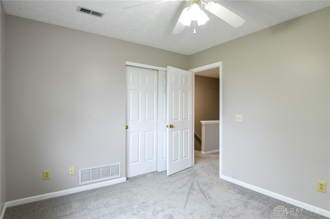1363 Lamplighter Lane, Fairborn, Ohio image 19