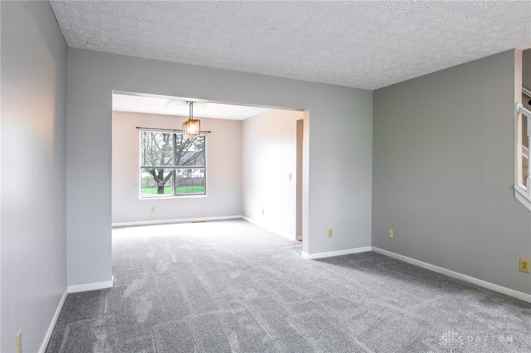 1363 Lamplighter Lane, Fairborn, Ohio image 35