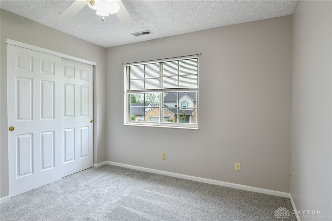1363 Lamplighter Lane, Fairborn, Ohio image 15