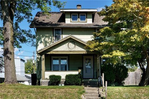 Photo of 2702 Maplewood Avenue, Springfield, OH 45505 (MLS # 945535)