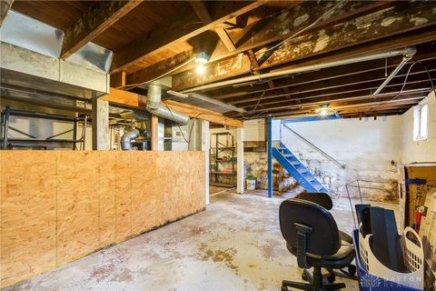 Tiny photo for 2702 Maplewood Avenue, Springfield, OH 45505 (MLS # 945535)