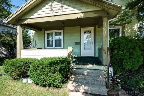 Tiny photo for 2702 Maplewood Avenue, Springfield, OH 45505 (MLS # 945535)