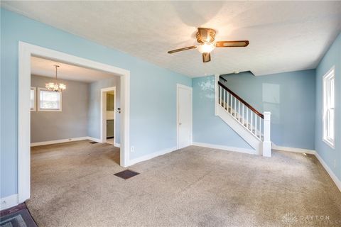 Tiny photo for 2702 Maplewood Avenue, Springfield, OH 45505 (MLS # 945535)