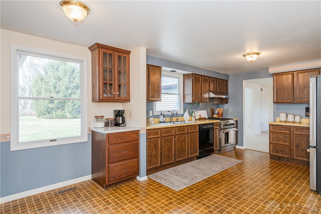 2461 Coldsprings Drive, Beavercreek, Ohio image 17