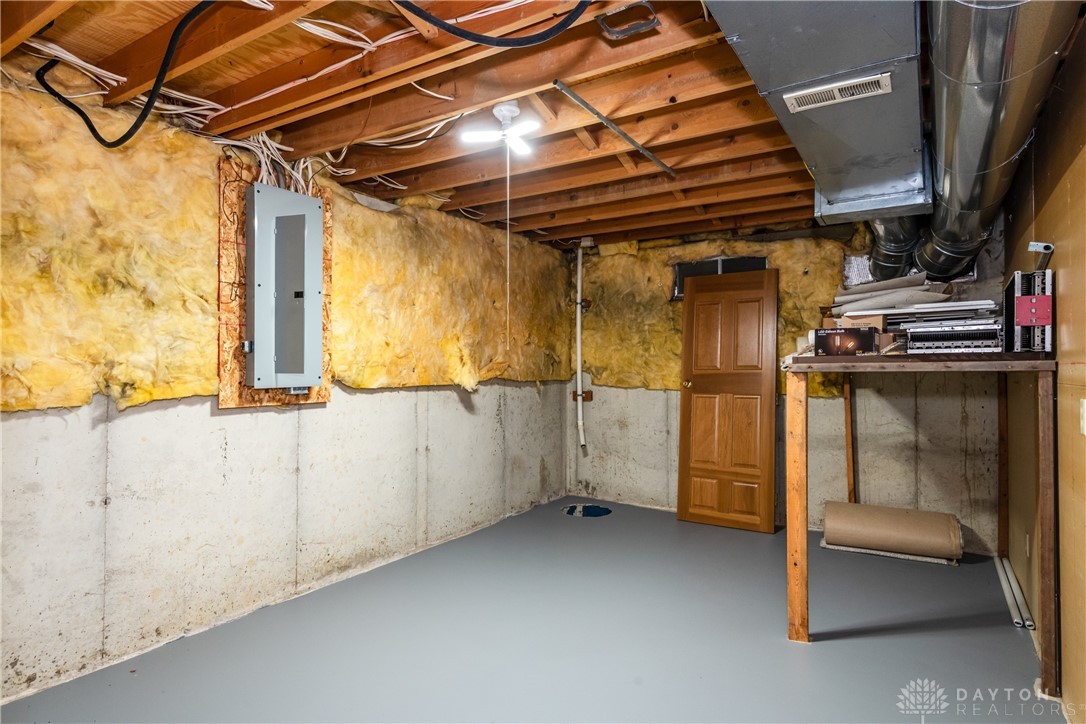 2461 Coldsprings Drive, Beavercreek, Ohio image 31