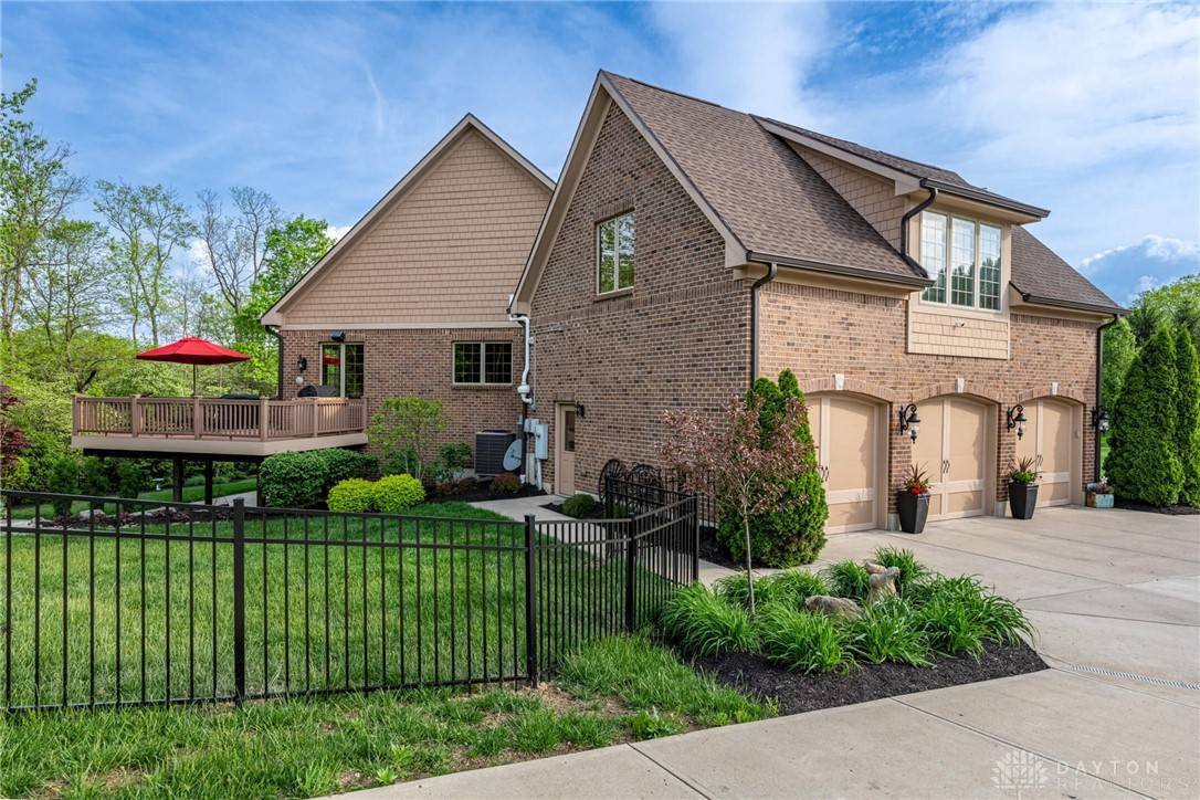 7510 Country Brook Court, Springboro, Ohio image 9