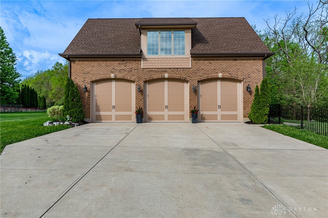 7510 Country Brook Court, Springboro, Ohio image 8