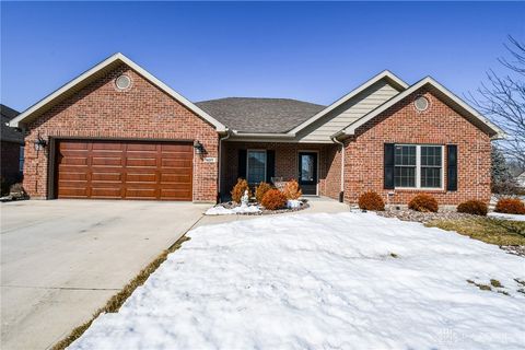 Photo of 607 W Bentley Circle, Troy, OH 45373 (MLS # 952273)