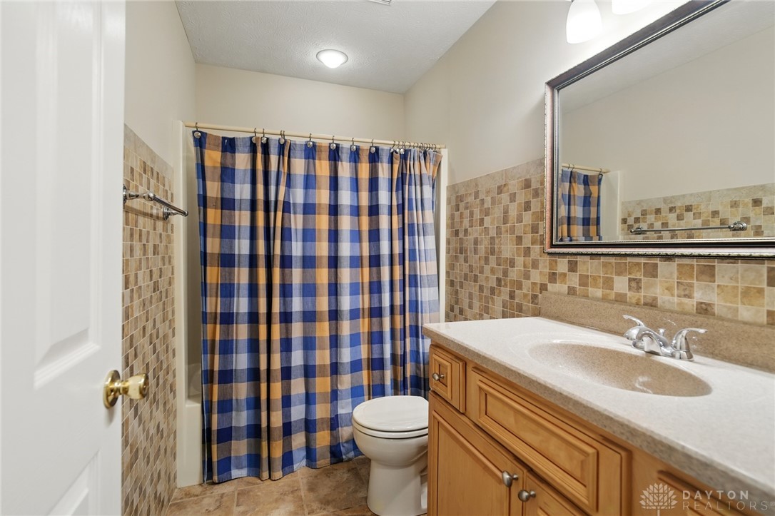 2337 Eastwind Drive, Beavercreek, Ohio image 37