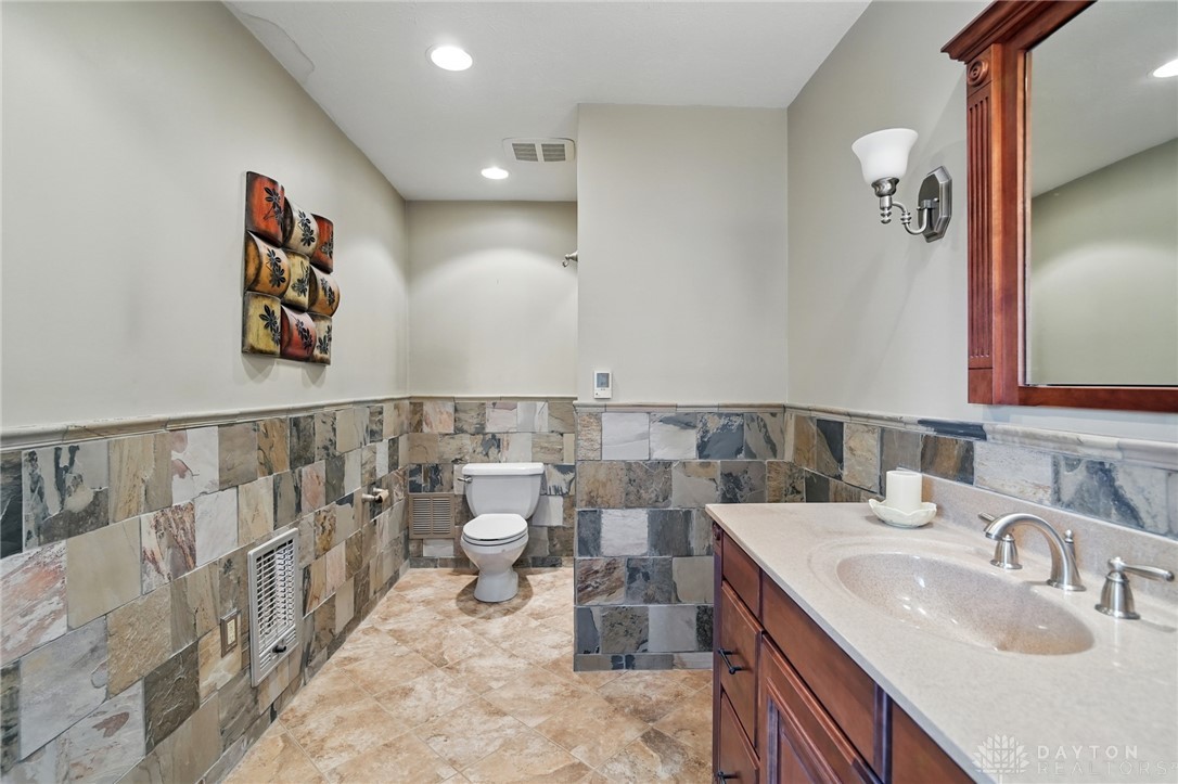 2337 Eastwind Drive, Beavercreek, Ohio image 42