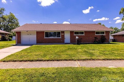 Photo of 2090 Mattis Drive, Dayton, OH 45439 (MLS # 946945)